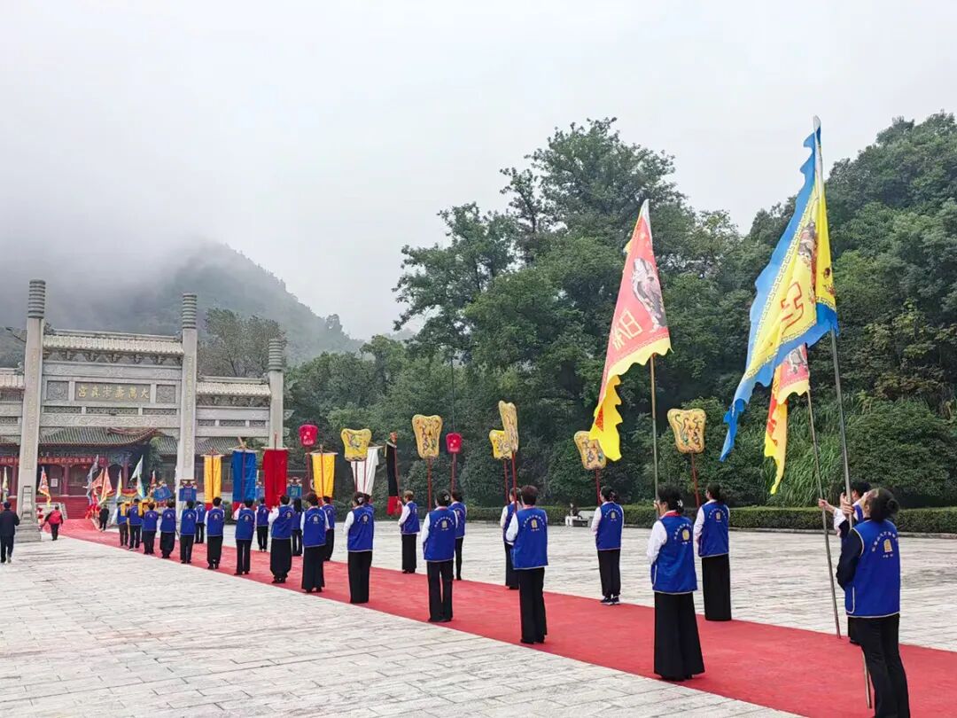 Preserving the Essence, Innovating with Integrity | Chairman Fu Weiwei Invited to the 55th National Medicine Fair Ancestor Worship Ceremony